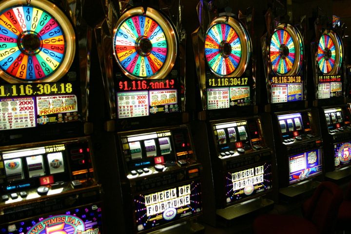 Take a Gamble: Play Exciting Online Slot Machines in Canada