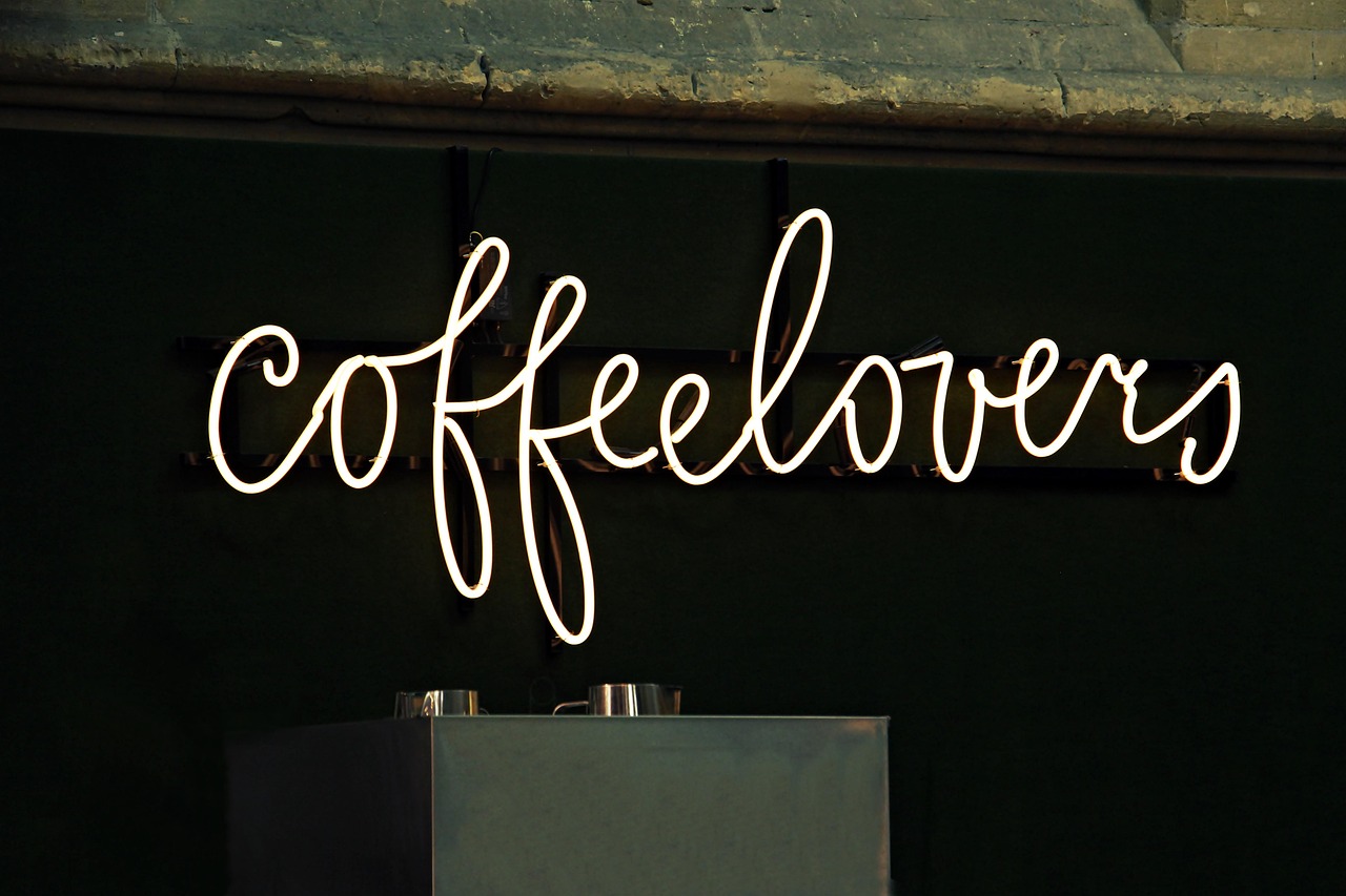 Neon sign, coffee lovers, coffee — Meaning and role of controllers in various parts: