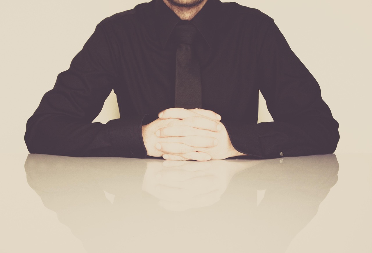 Businessman, office, necktie — Quick Packing Tips When Moving in a Hurry