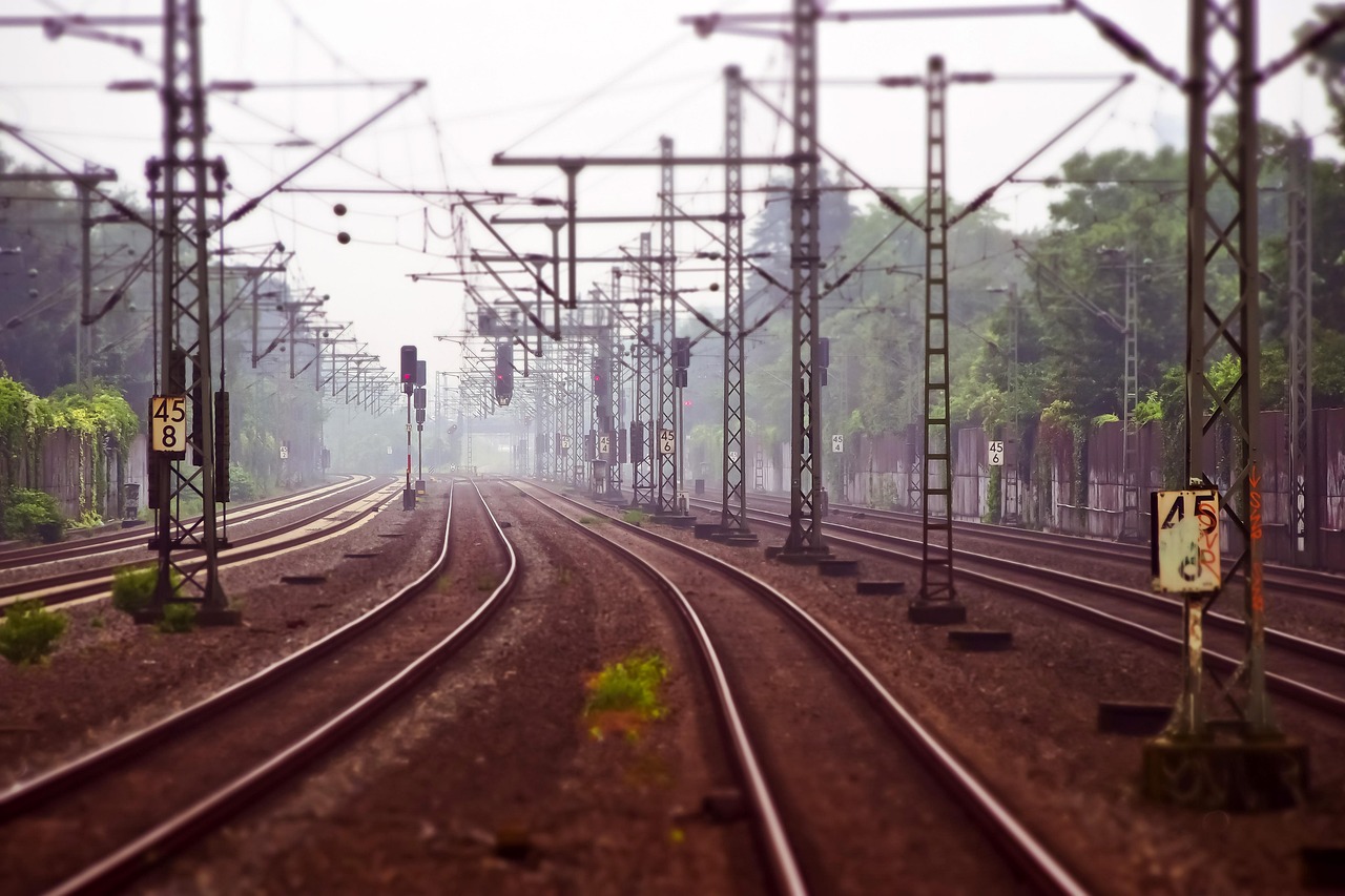 Railway tracks, railway, railroad — The Very Best Industrial Dust Collection Systems